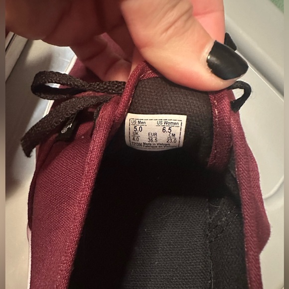 Vans - Picture 7 of 8